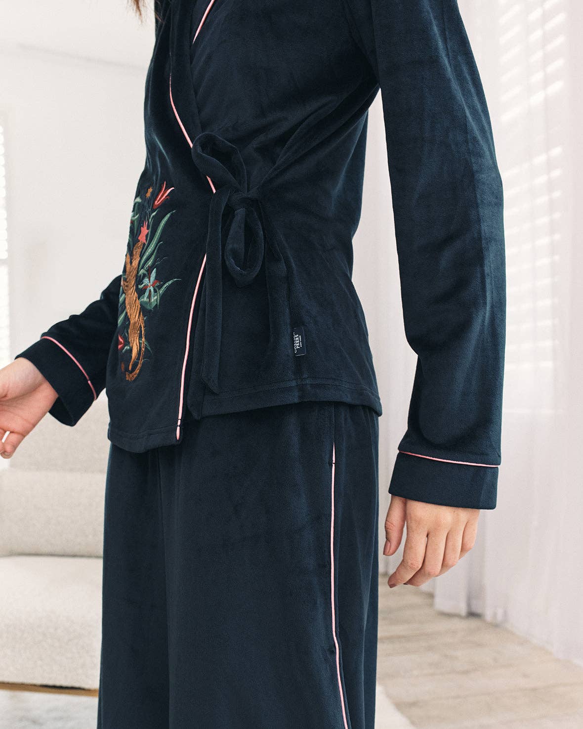 Velour Embroidered Enchanted Tiger Long Pyjama Set